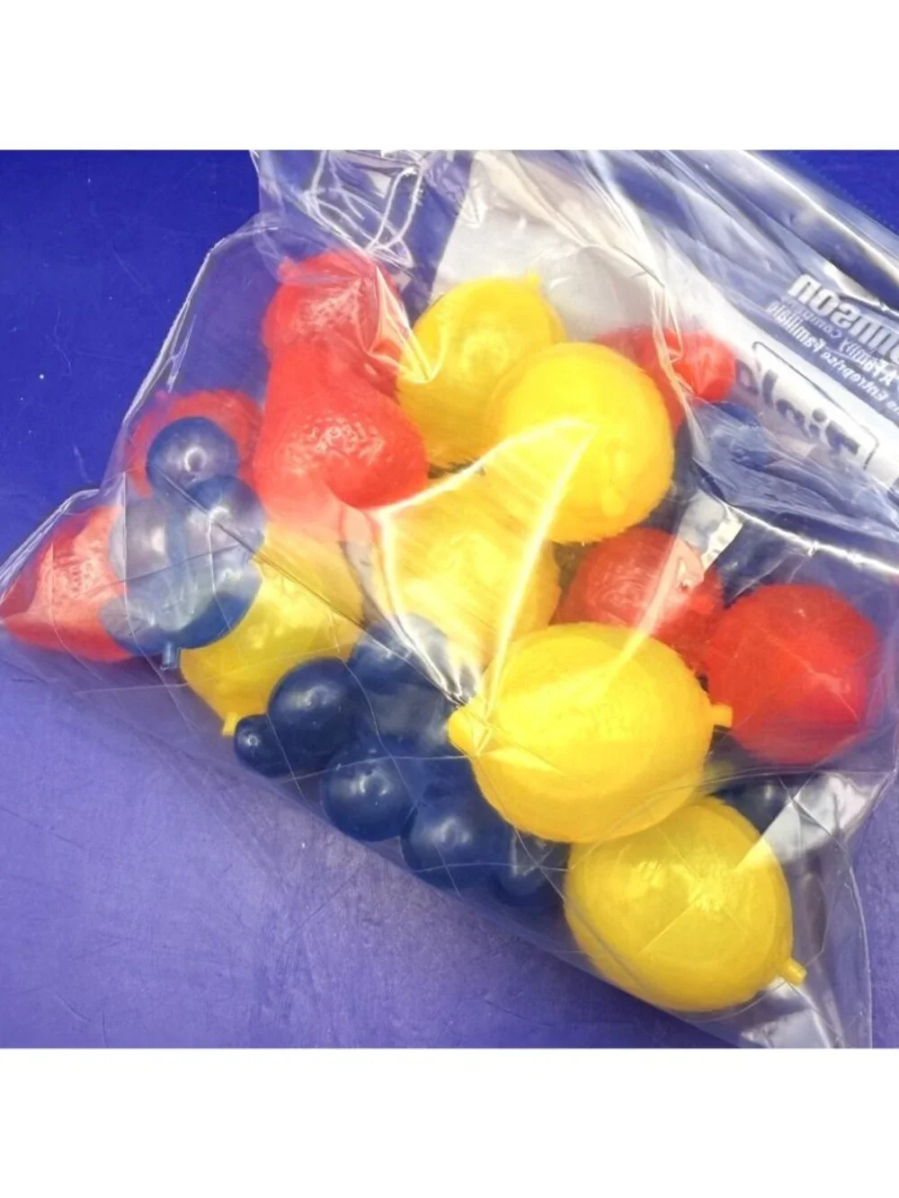 20 Fruit Reusable Ice Cubes Plastic Water Filled Cooling Chillers Strawberries